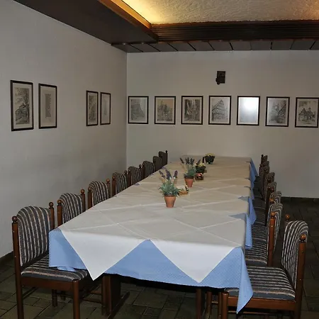 Hotel Ratstube 3*